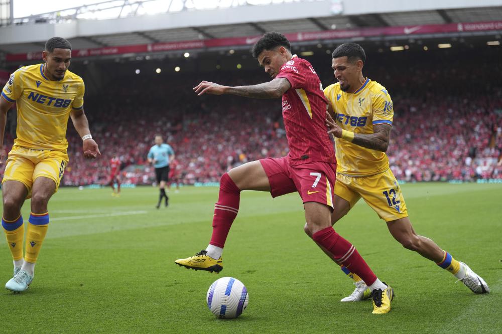 欧文突破制造罚球机会