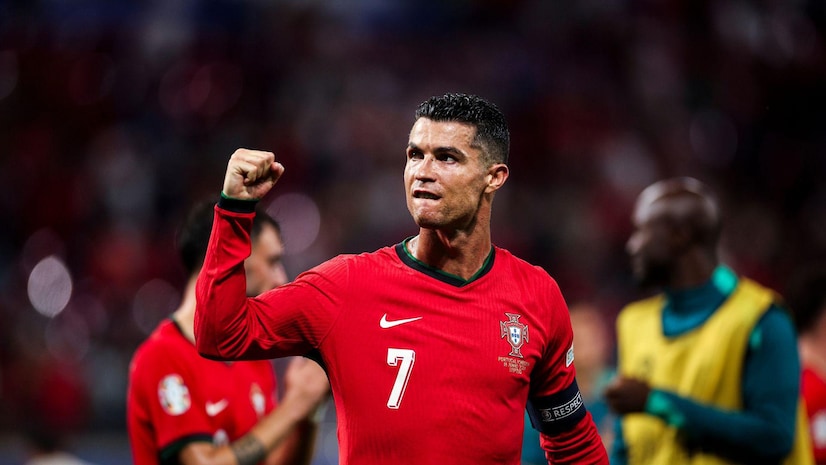 英超第13轮切尔西对阵阿森纳，双方均状态出色，争夺争冠席位，赛果待定。